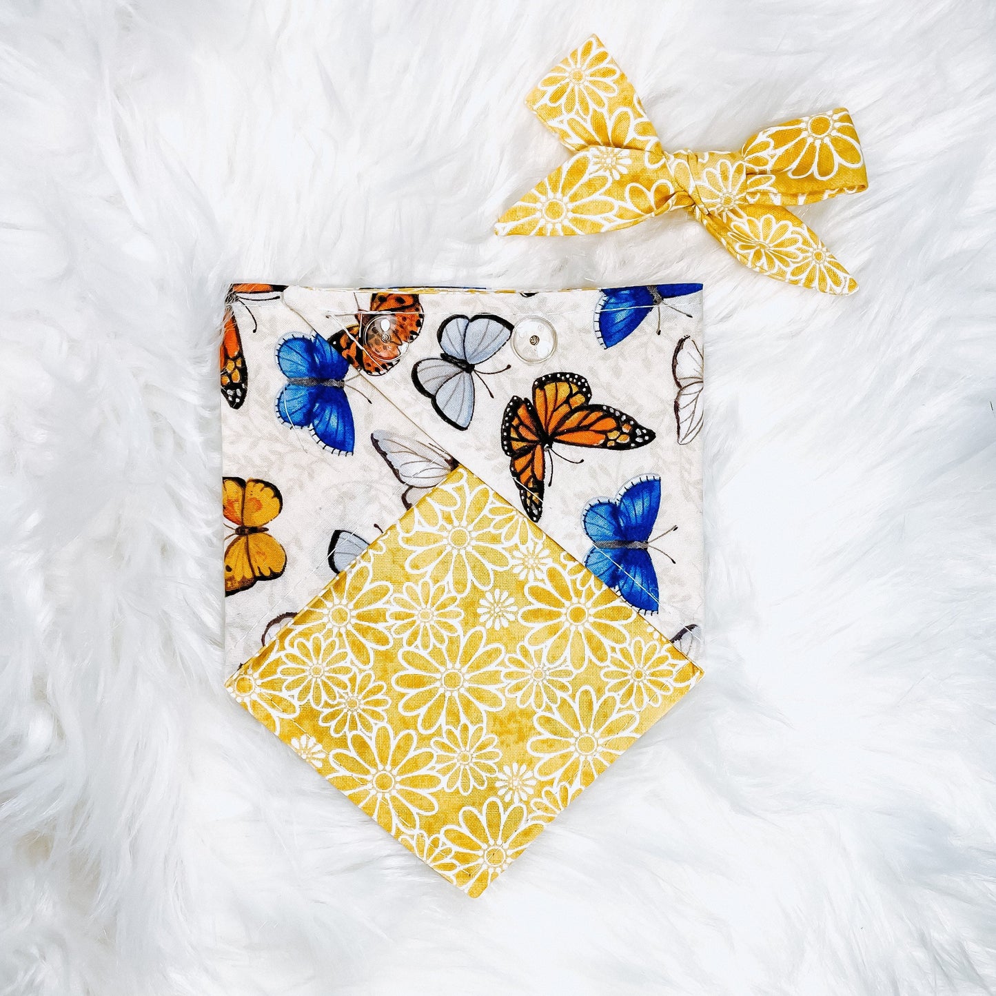 The “Mariposa Kisses” bandana