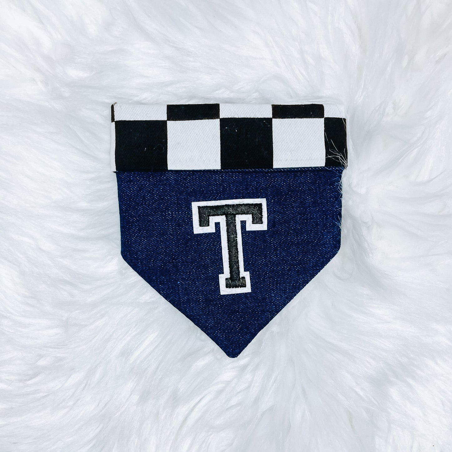 The “Monochrome” bandana