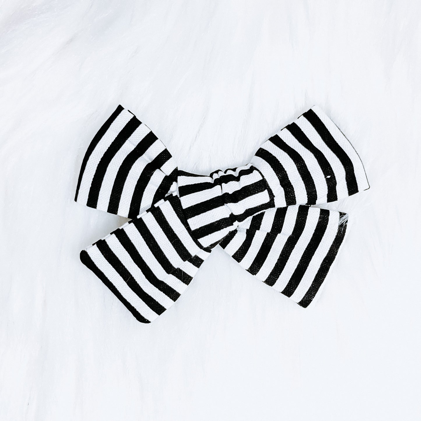 The "spooky" pin wheel hairbow