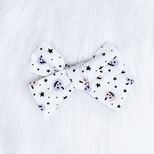 The "Spooky Cute" pin wheel hairbow